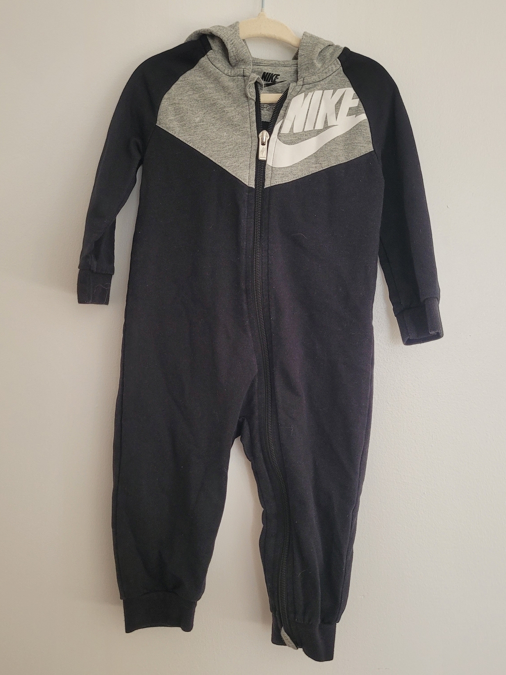 🧸2/20$ Nike Black 18M Baby Kids Zip-Up One-Piece Hoodie